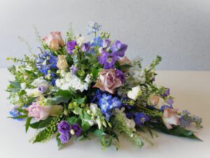 Rouwdruppel met Delphinium